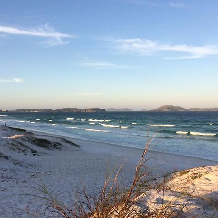 Banho De Mar Em Cabo Frio Villa Bagian luar foto